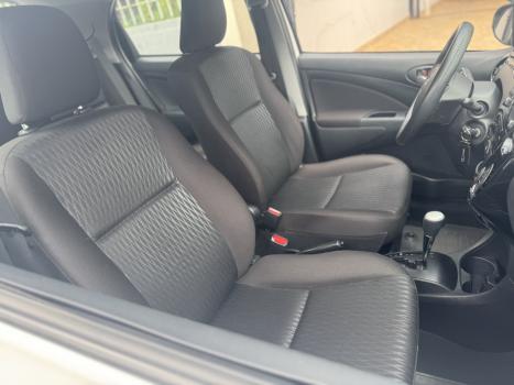 TOYOTA Etios Hatch 1.3 16V 4P FLEX X AUTOMTICO, Foto 8