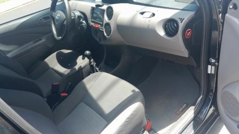TOYOTA Etios Hatch 1.3 16V 4P FLEX X, Foto 6
