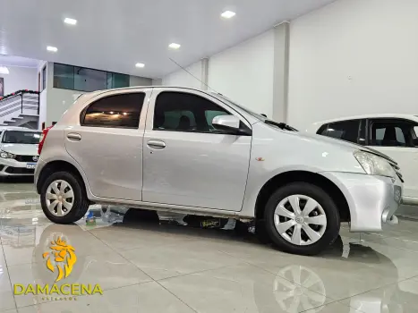 TOYOTA Etios Hatch 1.3 16V 4P FLEX X, Foto 3