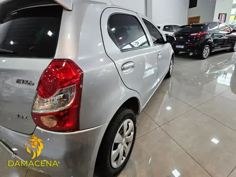 TOYOTA Etios Hatch 1.3 16V 4P FLEX X, Foto 4