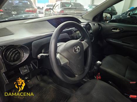 TOYOTA Etios Hatch 1.3 16V 4P FLEX X, Foto 8