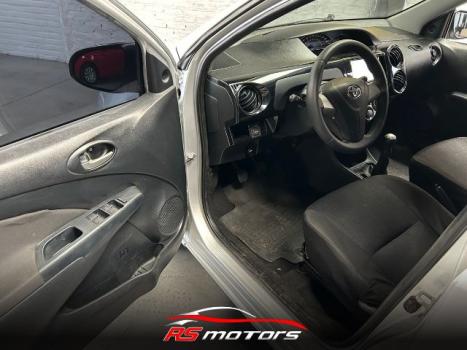 TOYOTA Etios Hatch 1.3 16V 4P FLEX X, Foto 5