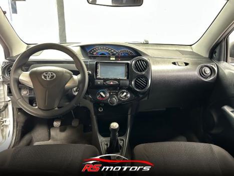 TOYOTA Etios Hatch 1.3 16V 4P FLEX X, Foto 7