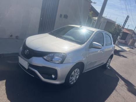 TOYOTA Etios Hatch 1.3 16V 4P FLEX X AUTOM�TICO, Foto 3