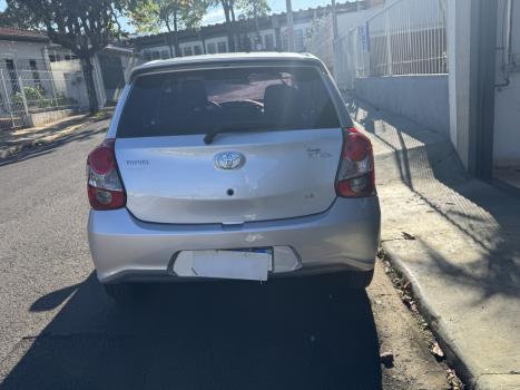 TOYOTA Etios Hatch 1.3 16V 4P FLEX X AUTOM�TICO, Foto 3