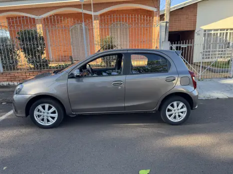 TOYOTA Etios Hatch 1.5 16V 4P FLEX X PLUS AUTOM�TICO, Foto 1