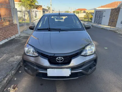 TOYOTA Etios Hatch 1.5 16V 4P FLEX X PLUS AUTOM�TICO, Foto 2