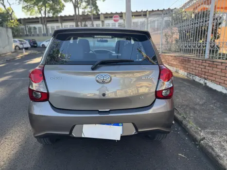 TOYOTA Etios Hatch 1.5 16V 4P FLEX X PLUS AUTOM�TICO, Foto 3