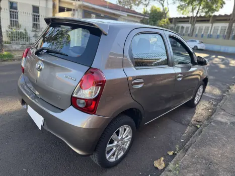 TOYOTA Etios Hatch 1.5 16V 4P FLEX X PLUS AUTOM�TICO, Foto 4