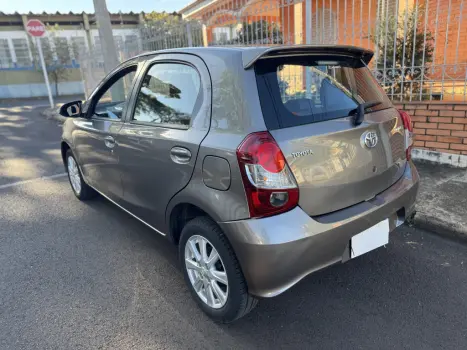 TOYOTA Etios Hatch 1.5 16V 4P FLEX X PLUS AUTOM�TICO, Foto 5