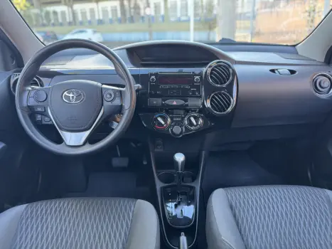 TOYOTA Etios Hatch 1.5 16V 4P FLEX X PLUS AUTOM�TICO, Foto 8
