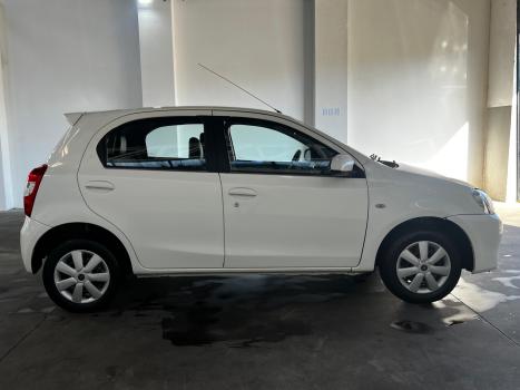 TOYOTA Etios Hatch 1.5 16V 4P FLEX XS, Foto 4