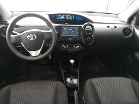 TOYOTA Etios Hatch 1.3 16V 4P FLEX X AUTOM�TICO, Foto 8