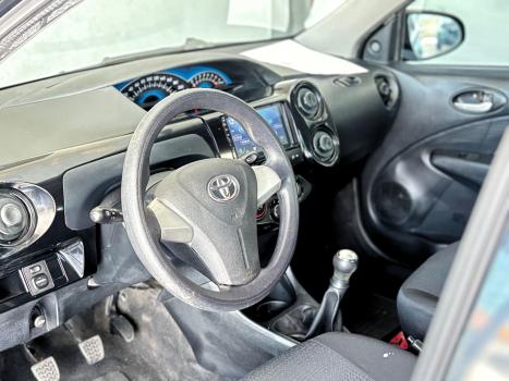 TOYOTA Etios Hatch 1.3 16V 4P FLEX X, Foto 5