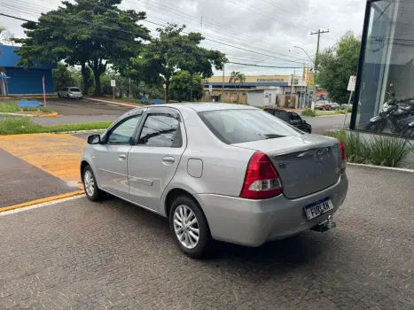 TOYOTA Etios Hatch 1.5 16V 4P FLEX XLS, Foto 3