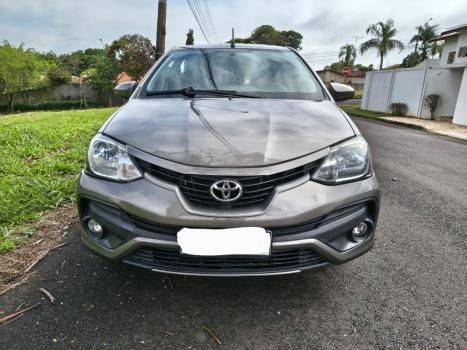 TOYOTA Etios Hatch 1.3 16V 4P FLEX X, Foto 2