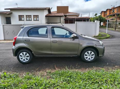 TOYOTA Etios Hatch 1.3 16V 4P FLEX X, Foto 5