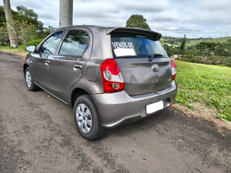 TOYOTA Etios Hatch 1.3 16V 4P FLEX X, Foto 8