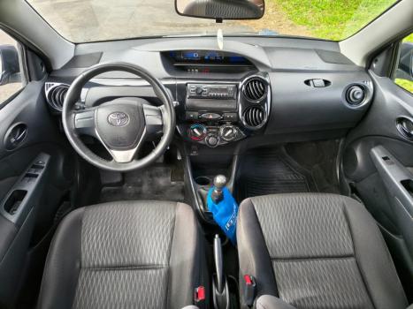 TOYOTA Etios Hatch 1.3 16V 4P FLEX X, Foto 10