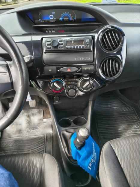 TOYOTA Etios Hatch 1.3 16V 4P FLEX X, Foto 11