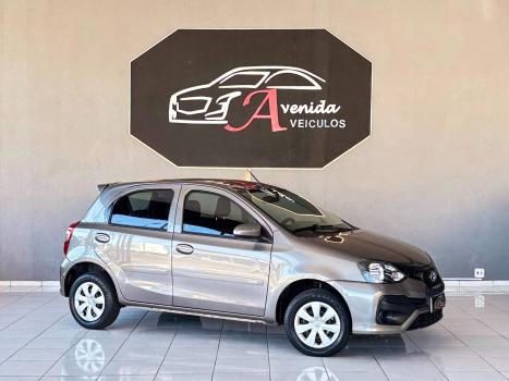 TOYOTA Etios Hatch 1.3 16V 4P FLEX X AUTOM�TICO, Foto 3
