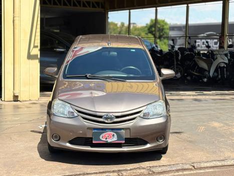 TOYOTA Etios Hatch 1.3 16V 4P FLEX X, Foto 2