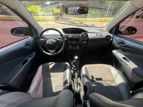 TOYOTA Etios Hatch 1.3 16V 4P FLEX X, Foto 8