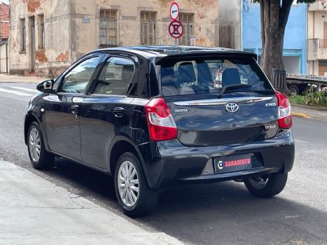 TOYOTA Etios Hatch 1.5 16V 4P FLEX XLS AUTOM�TICO, Foto 3