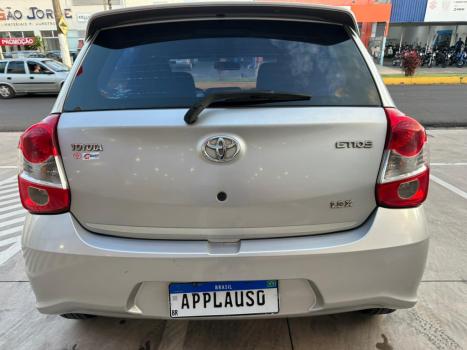 TOYOTA Etios Hatch 1.3 16V 4P FLEX X, Foto 5