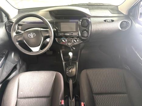 TOYOTA Etios Hatch 1.3 16V 4P FLEX X AUTOM�TICO, Foto 11