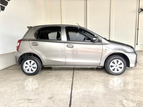 TOYOTA Etios Hatch 1.3 16V 4P FLEX X AUTOM�TICO, Foto 5