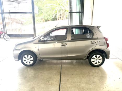 TOYOTA Etios Hatch 1.3 16V 4P FLEX X AUTOM�TICO, Foto 6