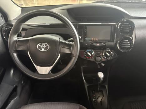 TOYOTA Etios Hatch 1.3 16V 4P FLEX X AUTOM�TICO, Foto 12