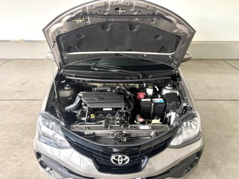TOYOTA Etios Hatch 1.3 16V 4P FLEX X AUTOM�TICO, Foto 14