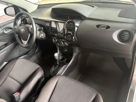 TOYOTA Etios Hatch 1.3 16V 4P FLEX X AUTOM�TICO, Foto 10