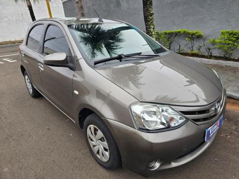 TOYOTA Etios Hatch 1.5 16V 4P FLEX XS AUTOM�TICO, Foto 1
