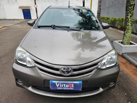 TOYOTA Etios Hatch 1.5 16V 4P FLEX XS AUTOM�TICO, Foto 2