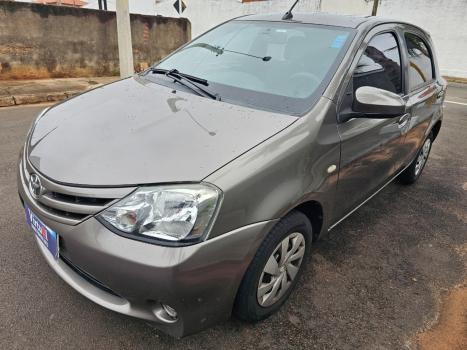 TOYOTA Etios Hatch 1.5 16V 4P FLEX XS AUTOM�TICO, Foto 3