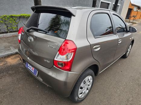 TOYOTA Etios Hatch 1.5 16V 4P FLEX XS AUTOM�TICO, Foto 6