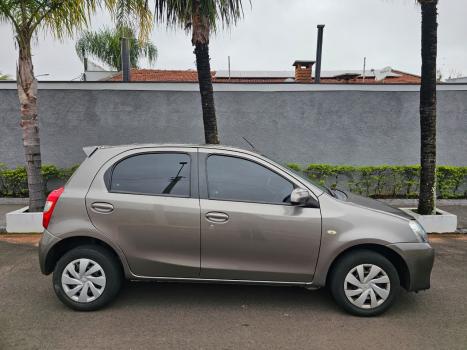 TOYOTA Etios Hatch 1.5 16V 4P FLEX XS AUTOM�TICO, Foto 7