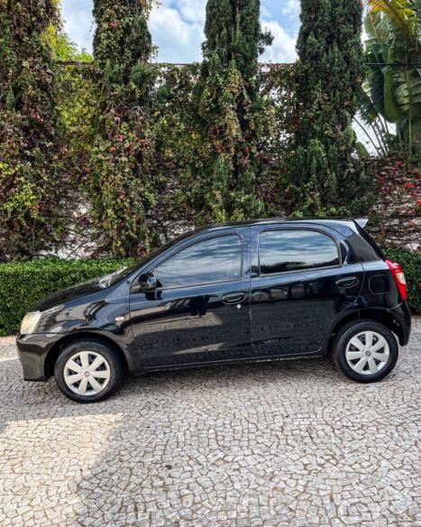 TOYOTA Etios Hatch 1.3 16V 4P FLEX X, Foto 2