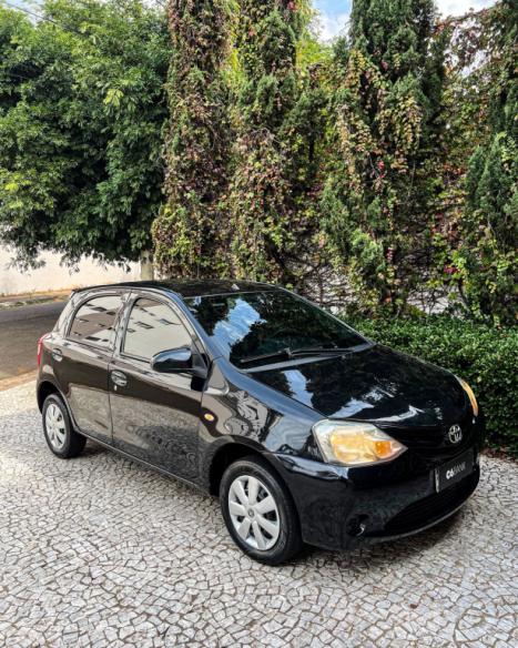 TOYOTA Etios Hatch 1.3 16V 4P FLEX X, Foto 3