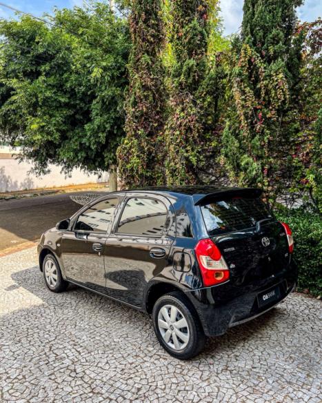 TOYOTA Etios Hatch 1.3 16V 4P FLEX X, Foto 5