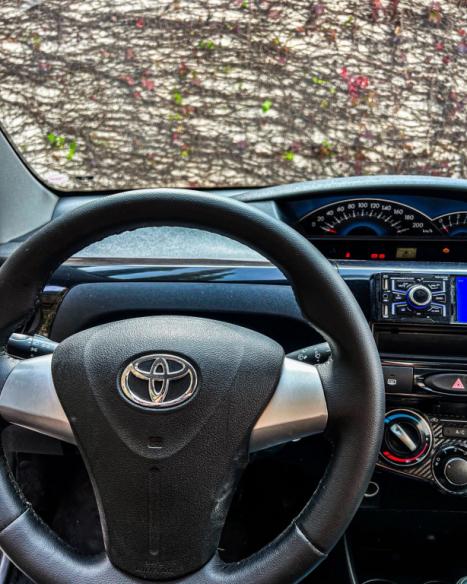 TOYOTA Etios Hatch 1.3 16V 4P FLEX X, Foto 6