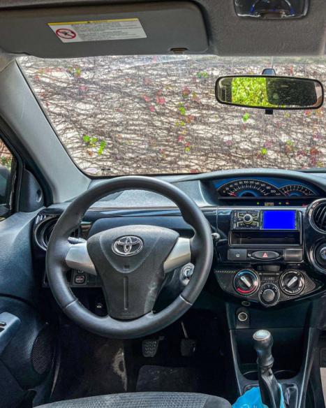 TOYOTA Etios Hatch 1.3 16V 4P FLEX X, Foto 7