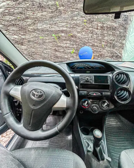 TOYOTA Etios Hatch 1.3 16V 4P FLEX X, Foto 10