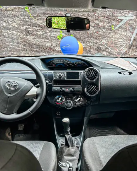 TOYOTA Etios Hatch 1.3 16V 4P FLEX X, Foto 12