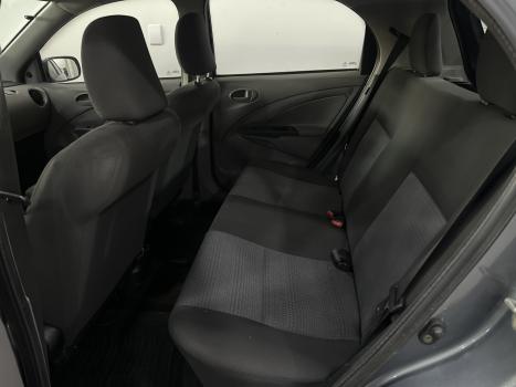 TOYOTA Etios Hatch 1.3 16V 4P FLEX XS, Foto 5