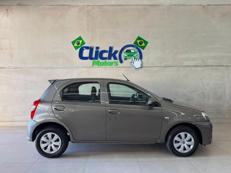TOYOTA Etios Hatch 1.3 16V 4P FLEX X, Foto 2