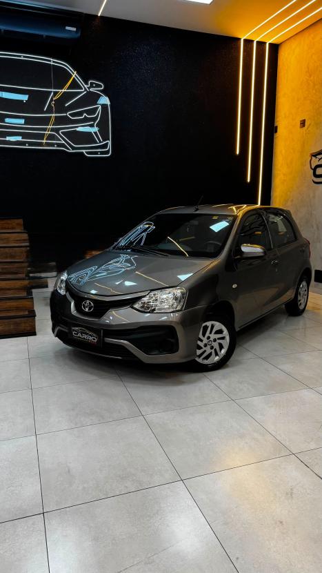 TOYOTA Etios Hatch 1.3 16V 4P FLEX, Foto 1
